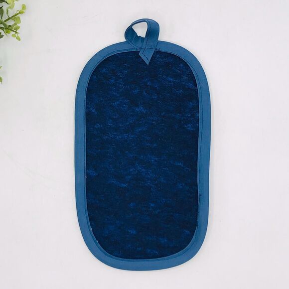 Finger Hotpad, Navy Blue Gingham, Cottage Core Kitchen, 8.5x5 Inches - Picture 6 of 8